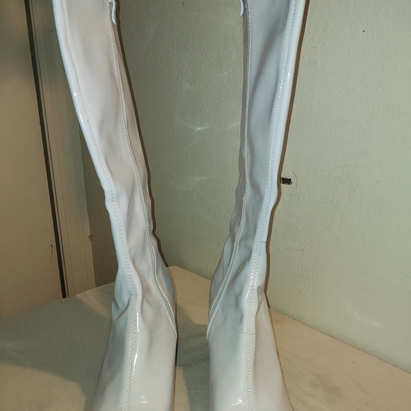 Ellie sexy go go boots color white size 10 😍 - Picture 2 of 15
